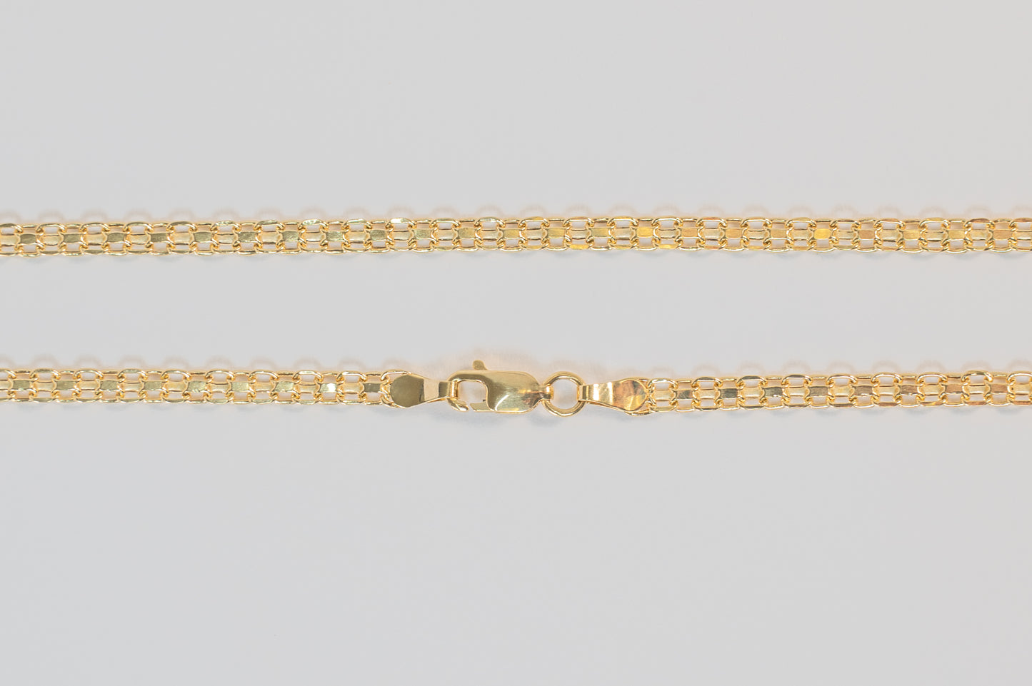Women’s delicate chain 18k Gold